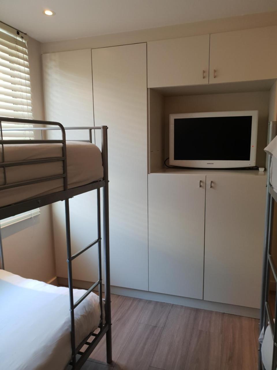 Backpackers Hostel *