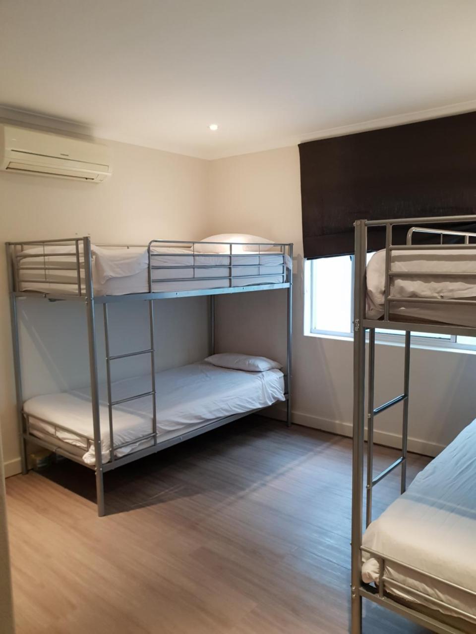 Backpackers Hostel *